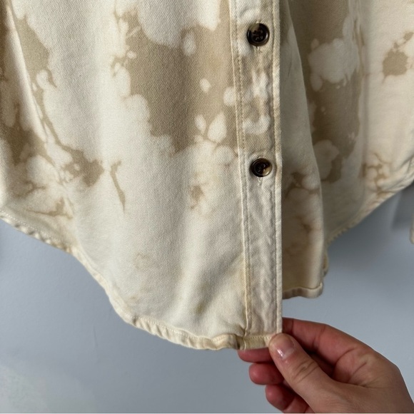 SUNDRY Bleach Tie Dye Button Down Shirt, Size 1 (Small 4-6) Cream/Tan - Picture 3 of 7